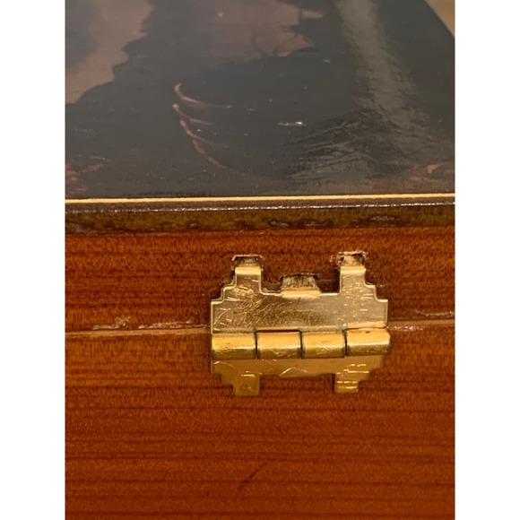 VTG John Wayne Wooden Keepsake Box Cedar? Hinged - Picture 10 of 12